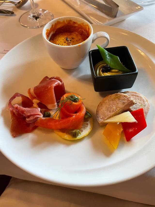 Restaurant LE UN - サブ画像1