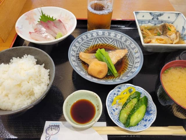 活魚料理 あきやま 朝日町店 - サブ画像1