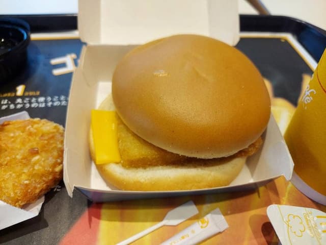 マクドナルド 24号川辺店 - サブ画像1