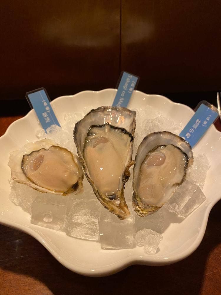 OYSTER BAR Likkle More