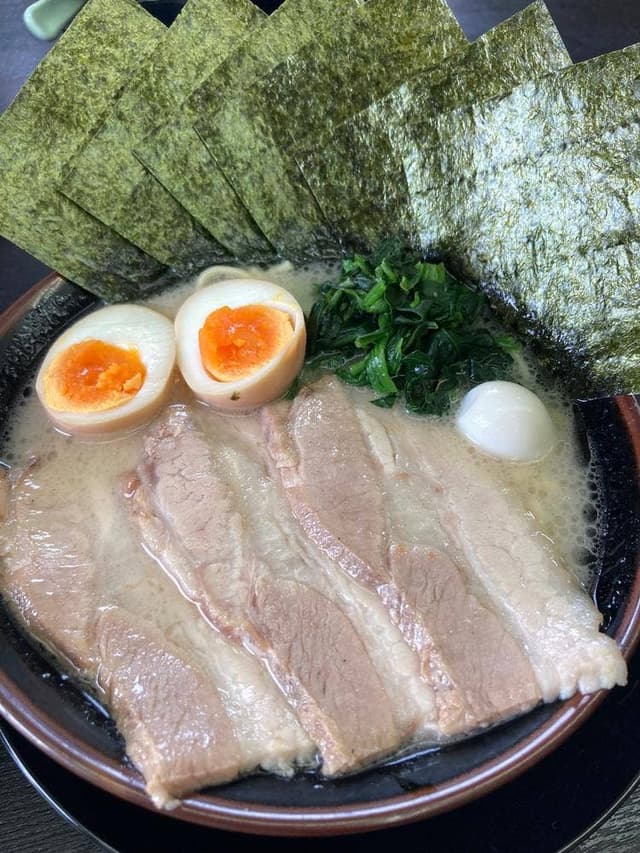 横浜家系ラーメン なるは家 - サブ画像3