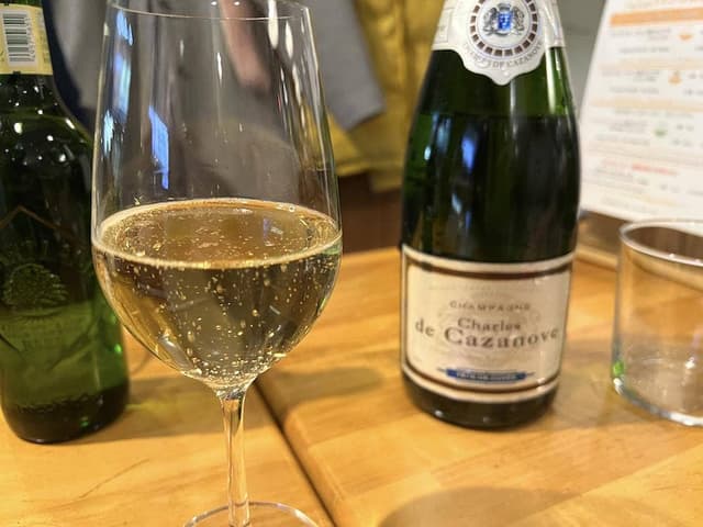 Champagne &GYOZA BAR スタンドシャン食 TOKYO赤坂見附 - サブ画像3