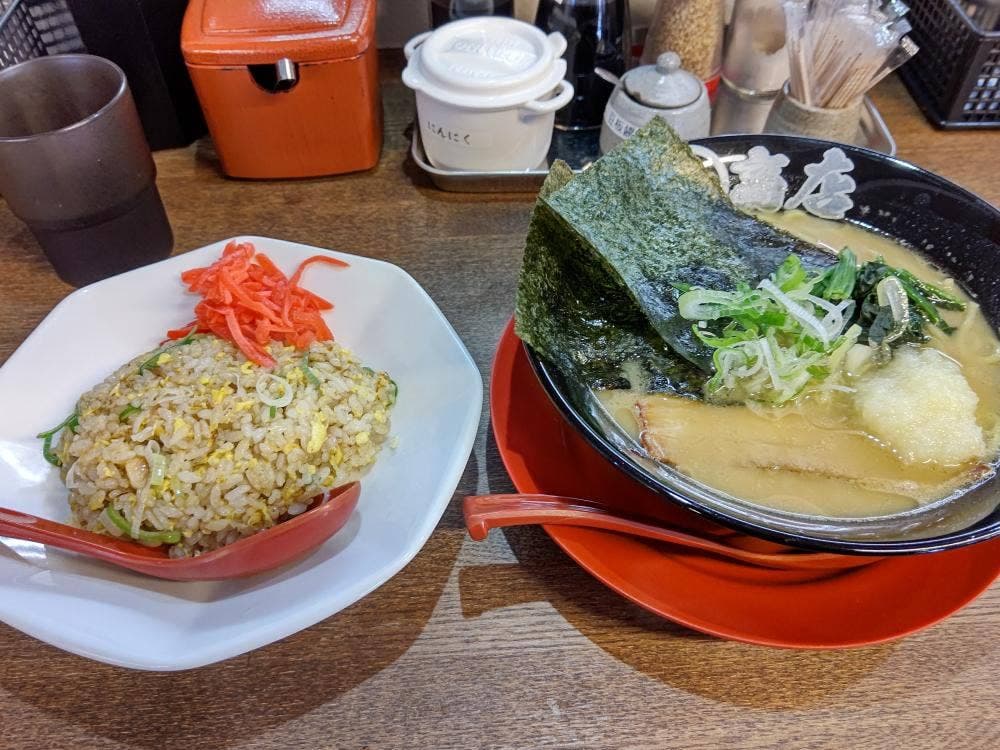 豚骨醤油らーめん丸八商店