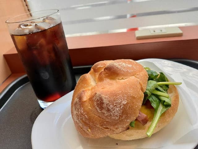 カフェ・ベローチェ 栄四丁目広小路通店 - サブ画像3