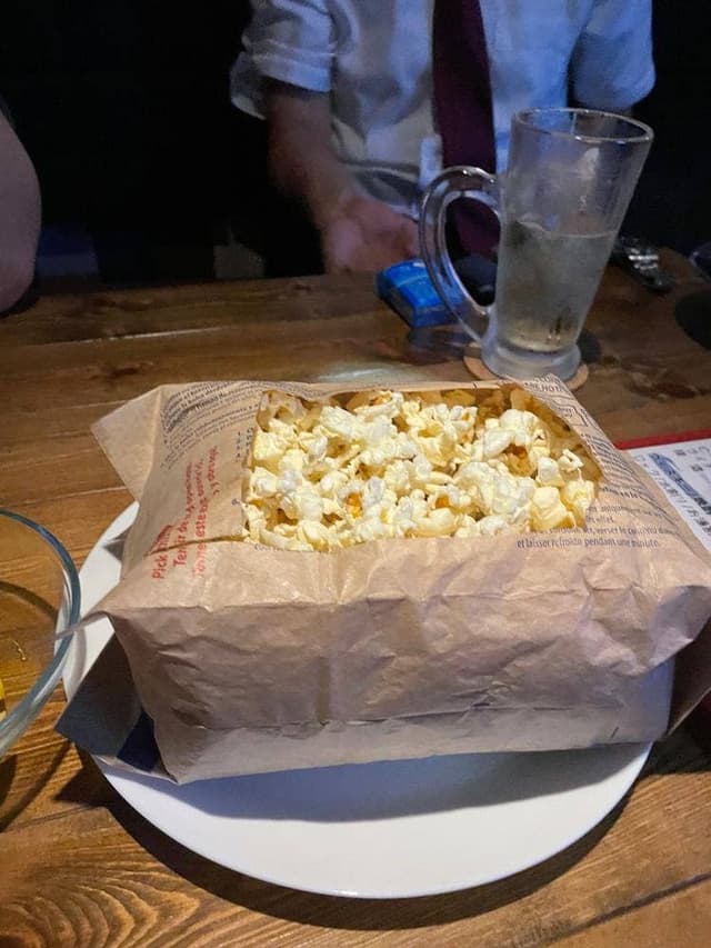 Jonny's Bar & Grill - サブ画像1
