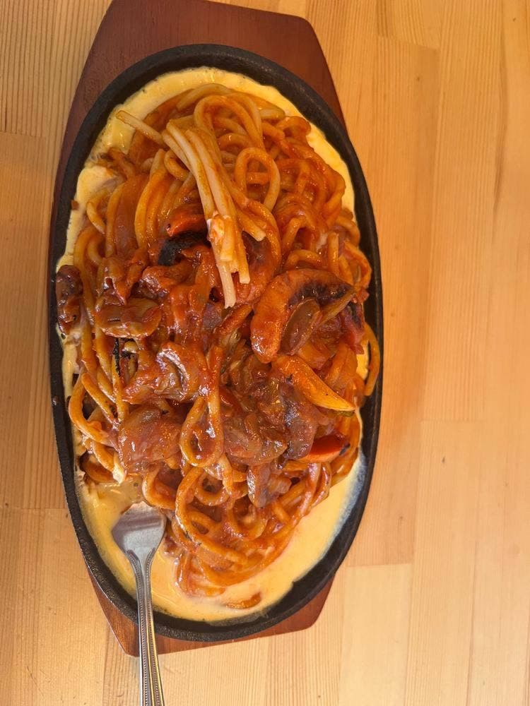 鉄板ナポリタン専門店 でらなぽり 宮崎店