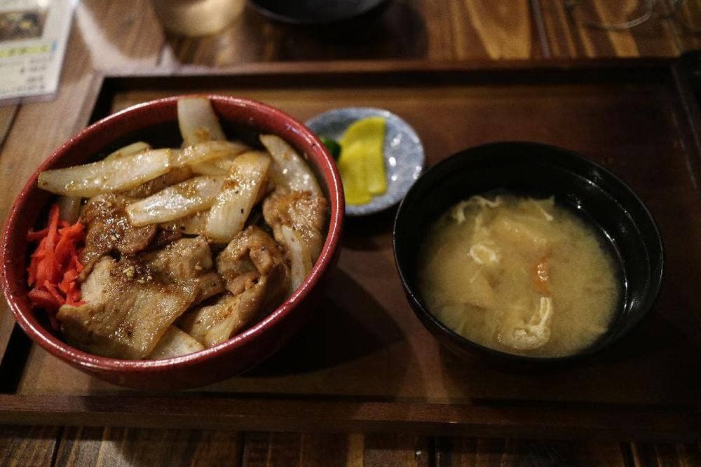 丼屋 酒場 もくもく