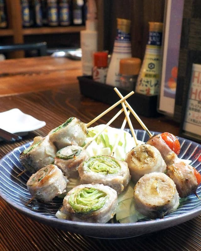 炭火野菜巻き串と炉端焼き 博多うずまき 駅前店 - サブ画像1