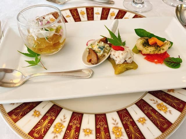 キング オブ ダイニング 道後山の手ホテル - サブ画像1