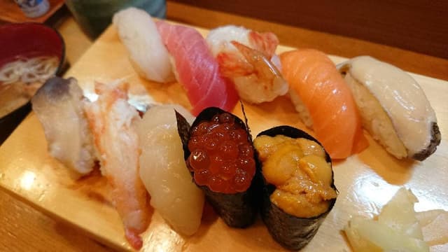 魚河岸 ひかり寿司 - サブ画像1