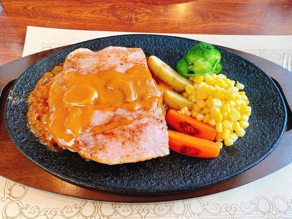 手作りハンバーグとピザの店 ライオン
