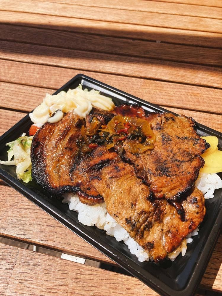 炭火焼 我が家のとん丼や