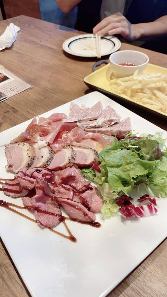 PIZZA&WINE カヤバール 有明ガーデン店 - サブ画像1