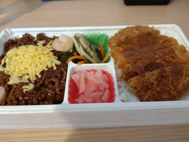 おかやま駅弁 さんすて岡山店 - サブ画像1