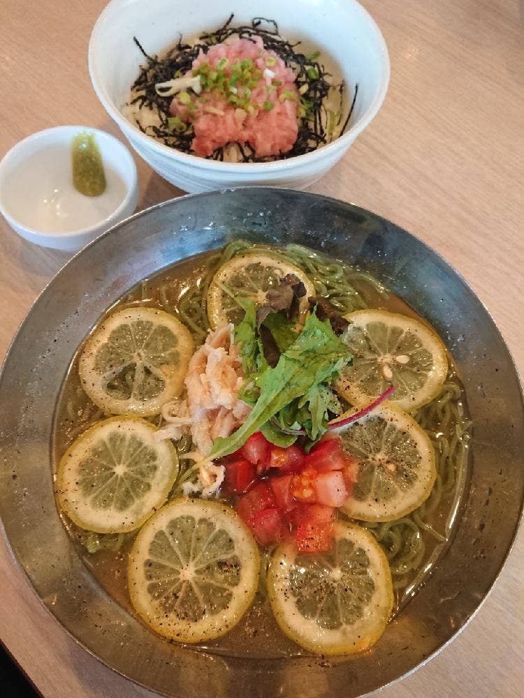 ガスト 中山店