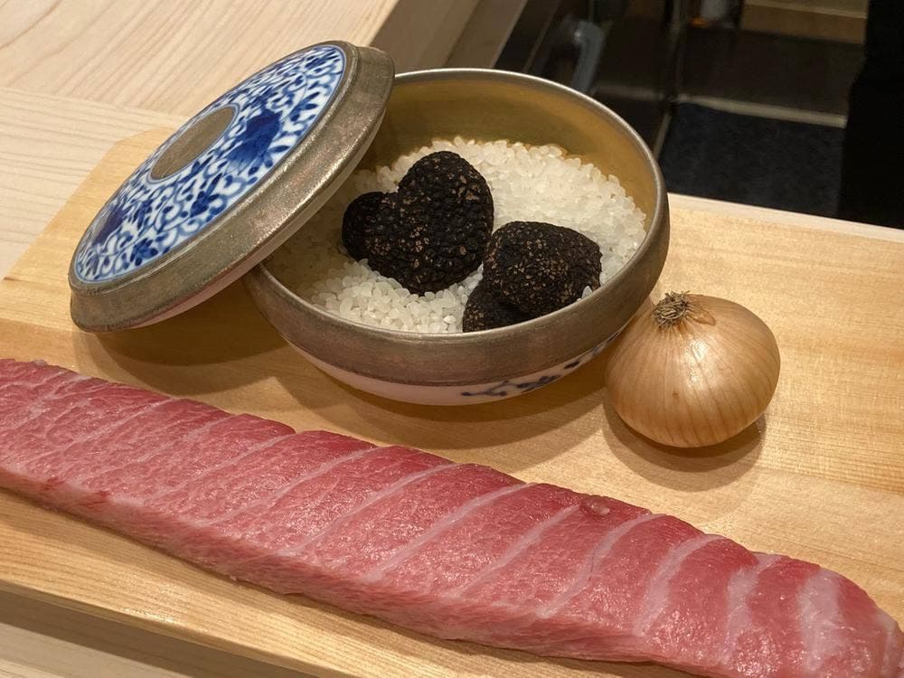鮨 はやかわ