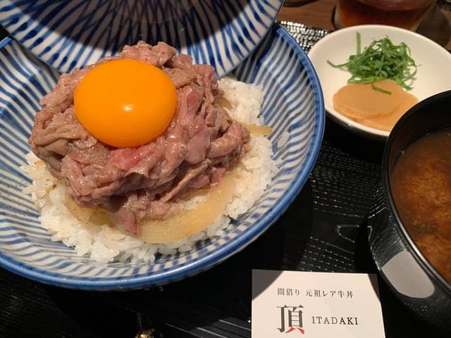 間借り 元祖レア牛丼 頂 - サブ画像2
