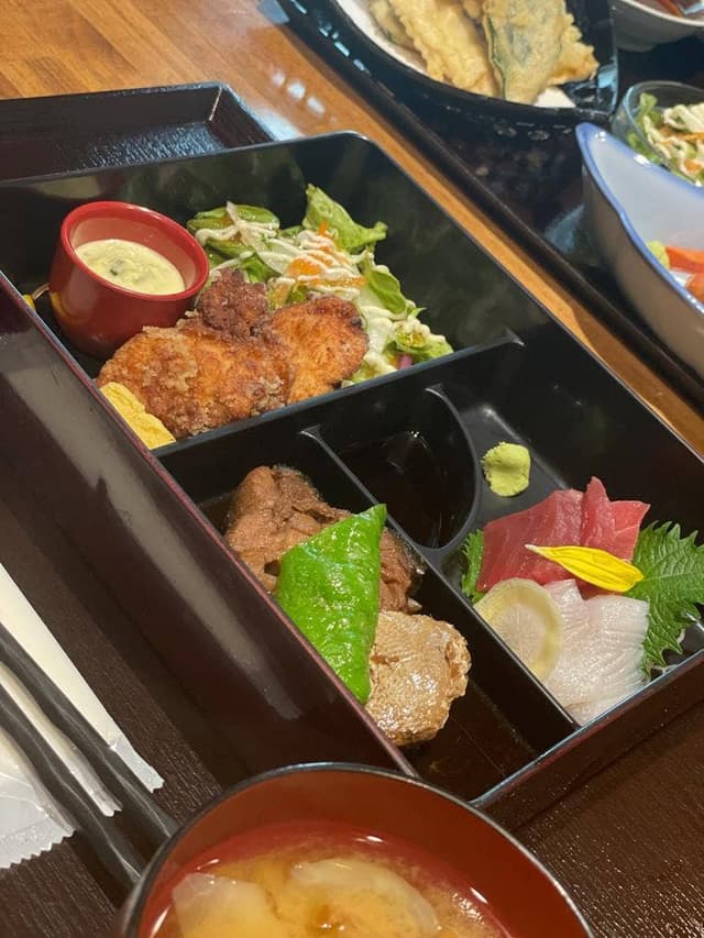 漁港直送鮮魚と地酒 くすくす 桜木町店 - サブ画像1