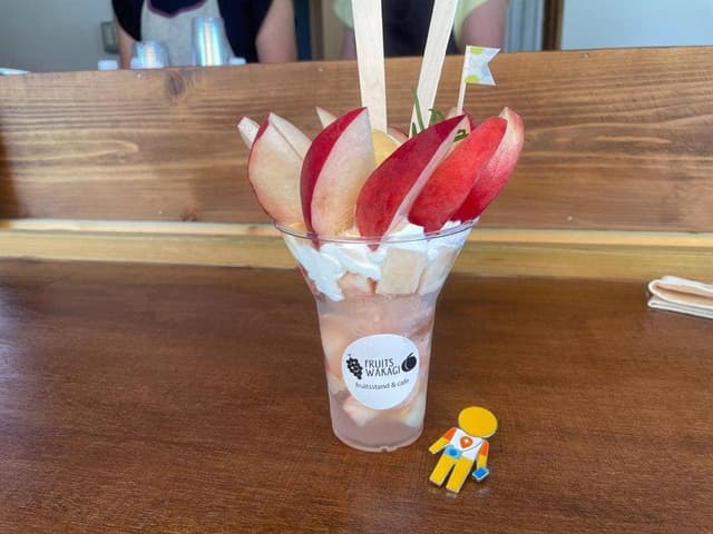 FRUITS WAKAGI fruitsstand＆cafe - サブ画像1