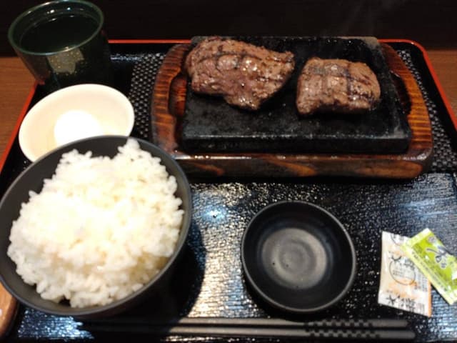 感動の肉と米 金山店 - サブ画像1