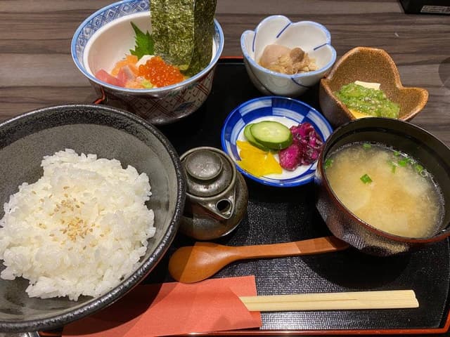 旬鮮料理とみ山 - サブ画像1