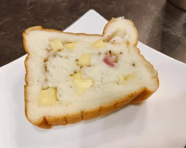 高級食パン専門店 白か黒か 錦糸町本店 - サブ画像3