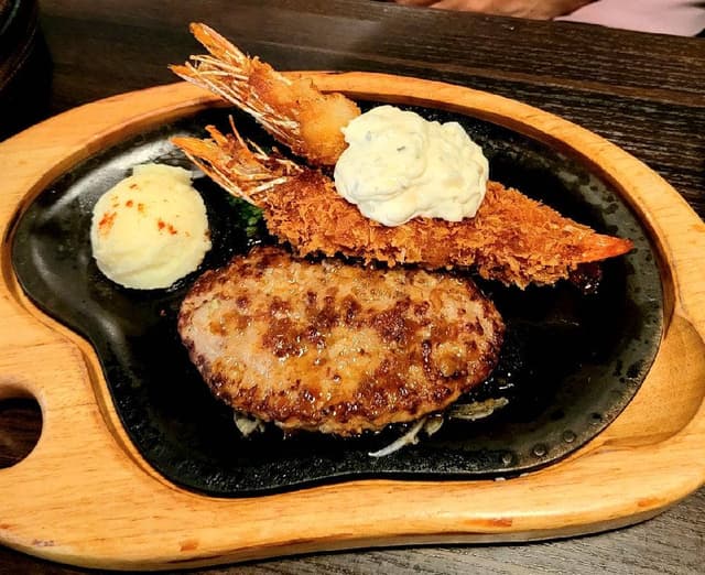 びっくりドンキー 高井田店 - サブ画像1