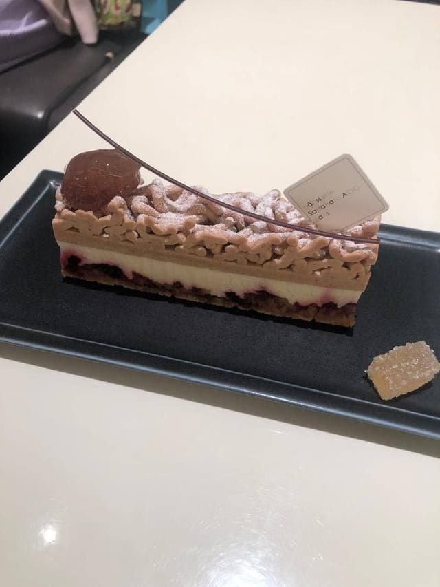 パティスリー・サダハル・アオキ・パリ 丸の内店 - サブ画像1