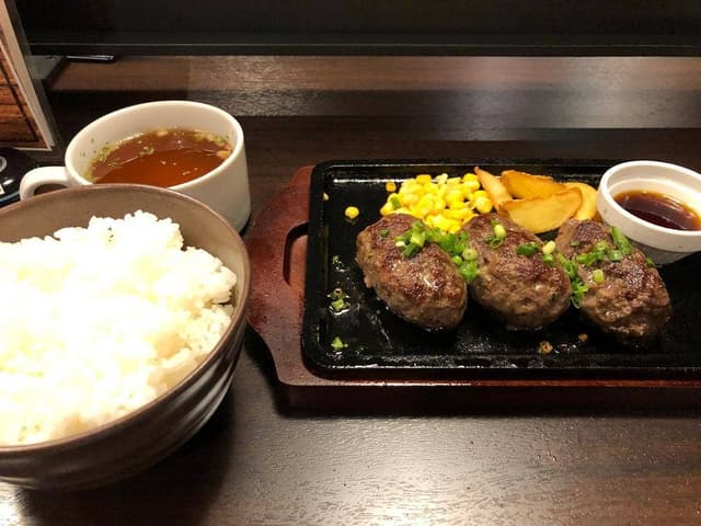 炭焼きハンバーグ バグる - サブ画像3