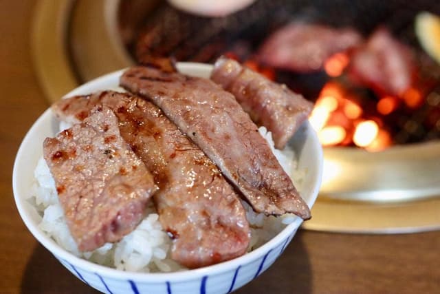 黒毛和牛焼肉と本格もつ鍋 山樹 長久手店 - サブ画像2