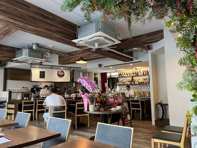 Lovey Cafe and Bar - サブ画像3