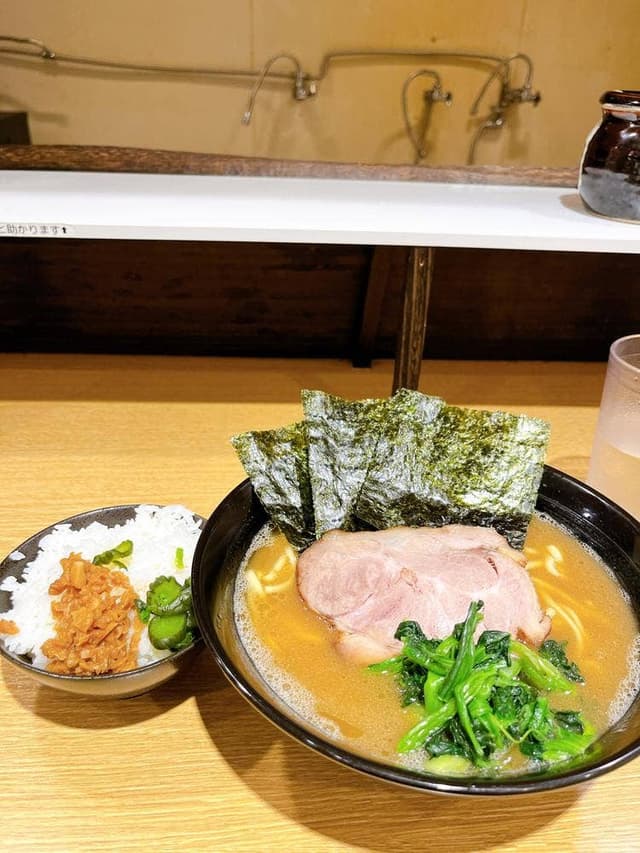 横浜家系ラーメン 蓮 - サブ画像2