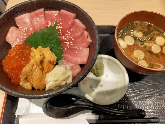 三崎市場 横浜ジョイナス店 - サブ画像1