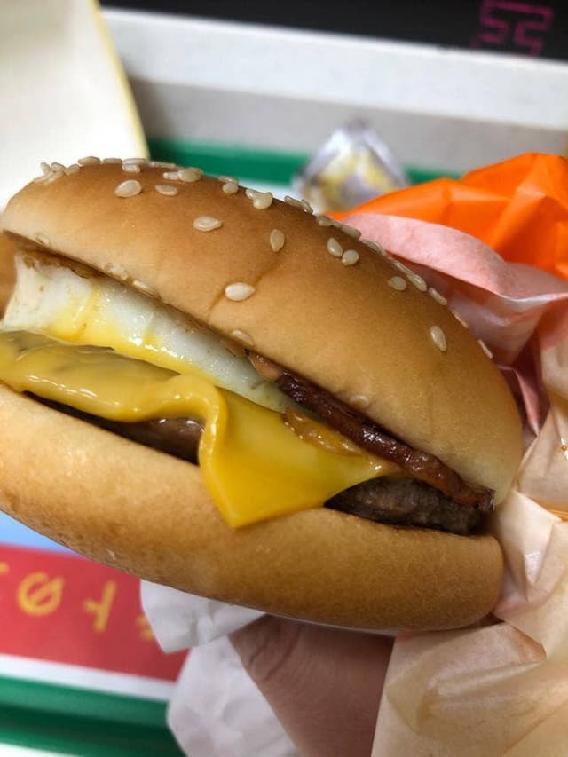 マクドナルド 三宮ラウンドワン店 - サブ画像1