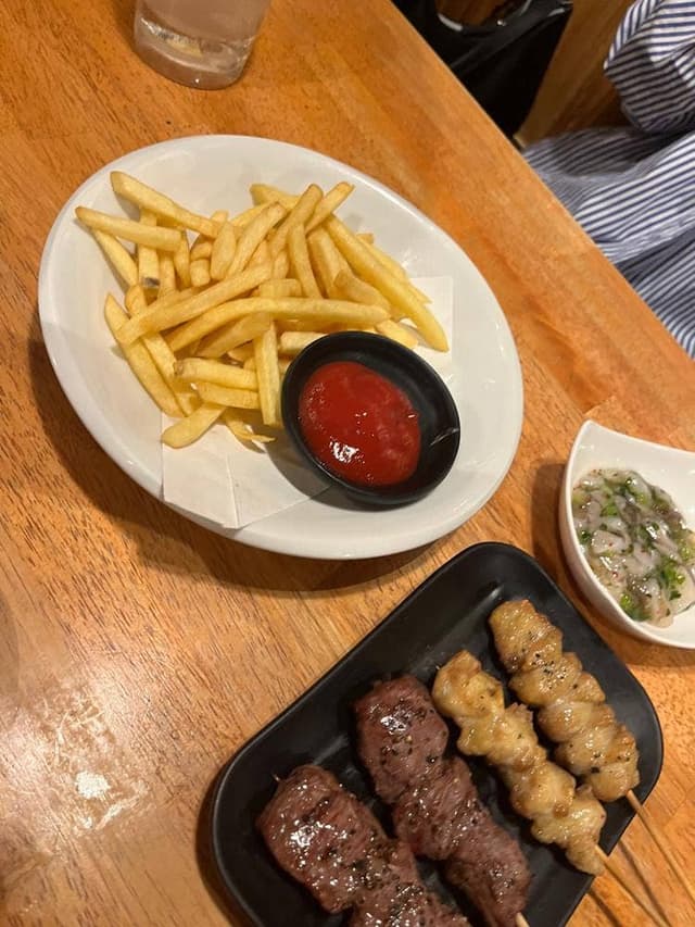 炭火焼鳥 吉鳥 放出駅前店 - サブ画像1