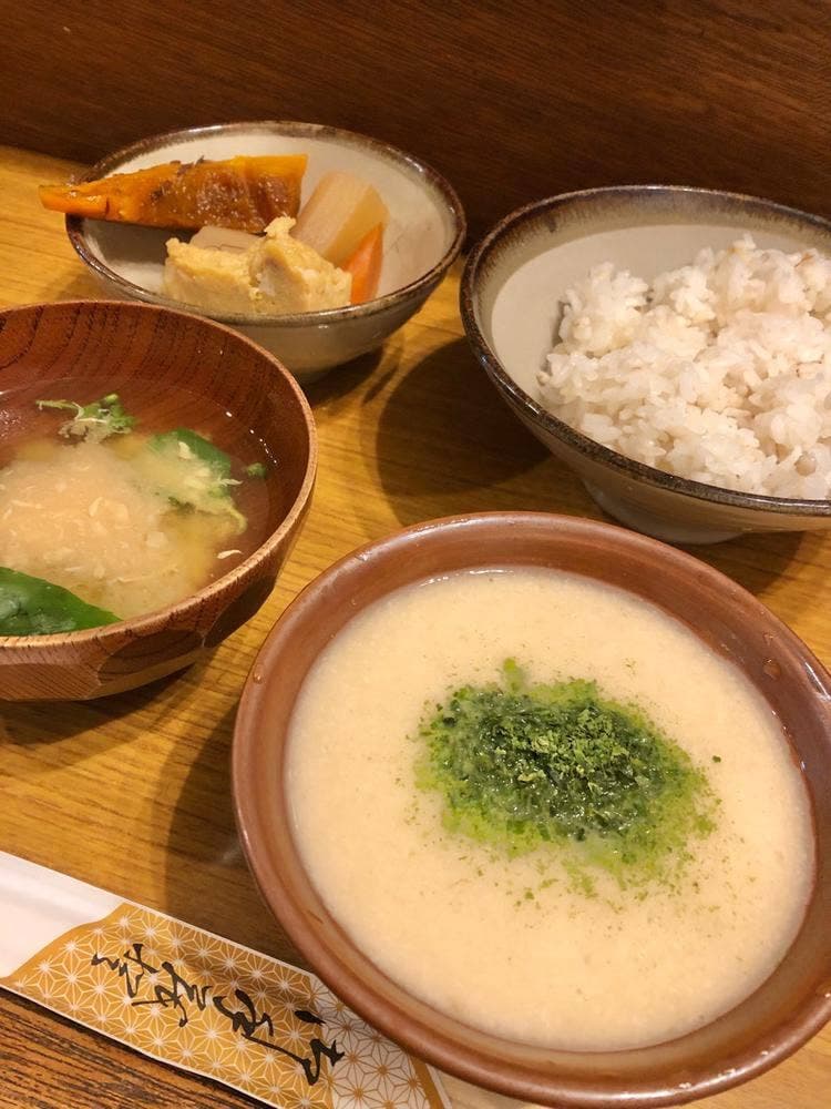 麦とろ 丘の上
