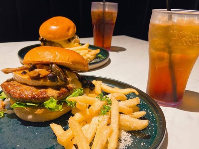 J.S. BURGERS CAFE 名古屋mozo店 - サブ画像2