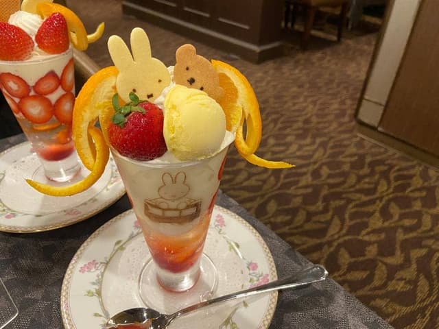 ラウンジ ブリアン 大阪新阪急ホテル - サブ画像1