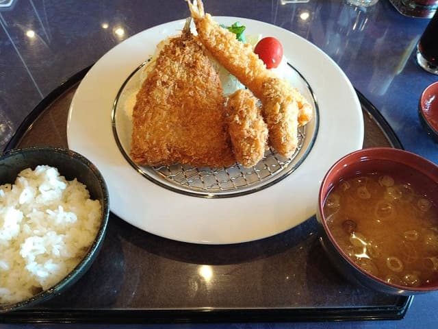 OAK HILLS COUNTRY CLUB レストラン - サブ画像1