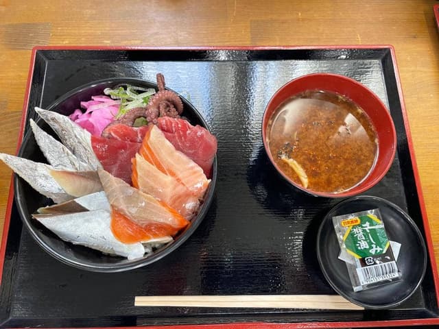 朝獲れ鮮魚・海鮮丼 魚福 - サブ画像2