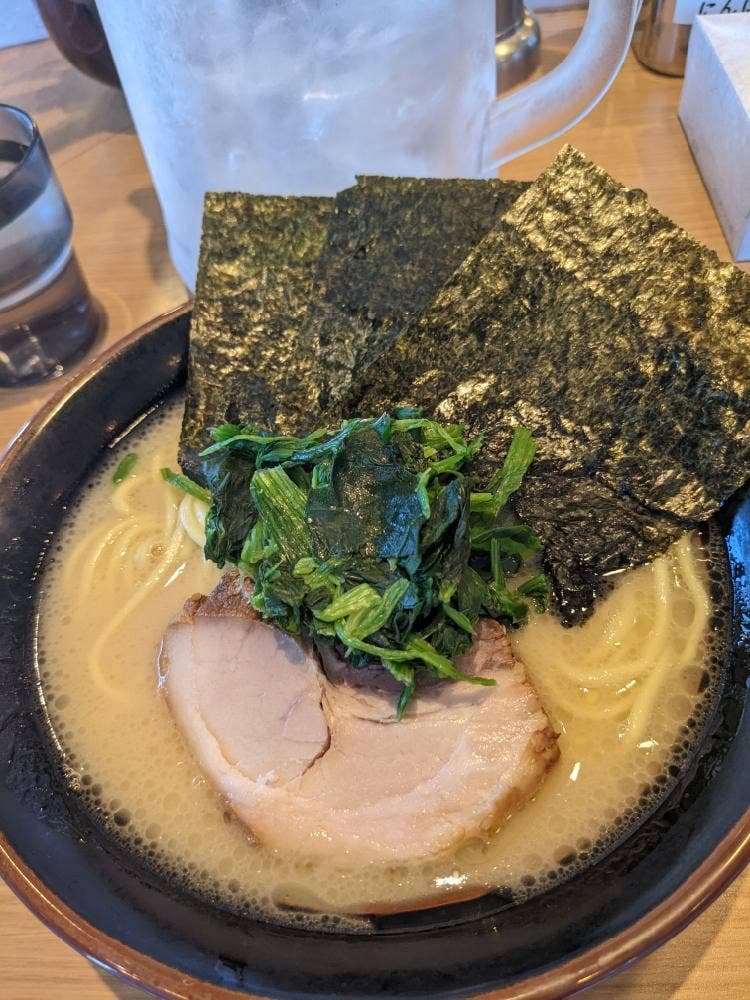 醤油豚骨ラーメン 八右衛門