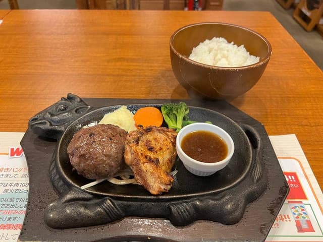 炭焼きハンバーグ 和 イオン新浦安店 - サブ画像2