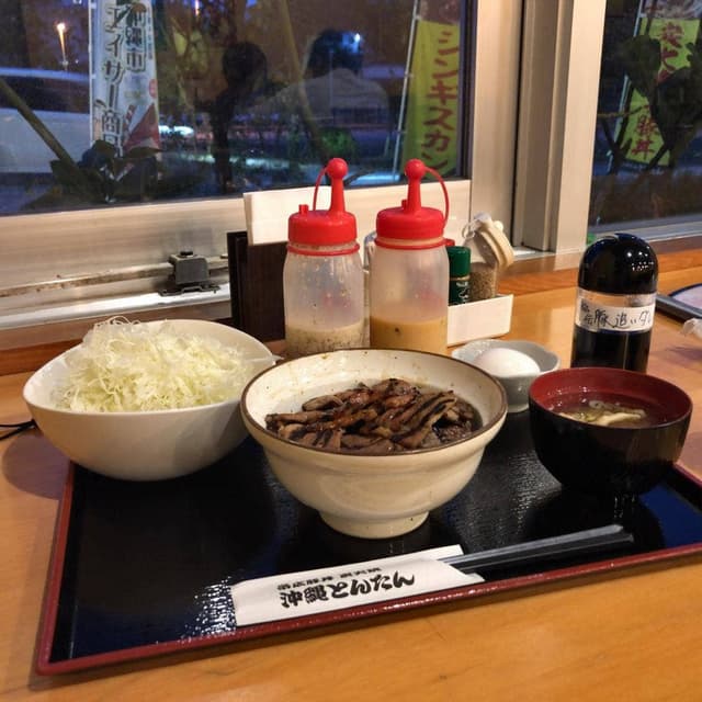 帯広豚丼 炭火焼き とんたん 沖縄1号店 - サブ画像2