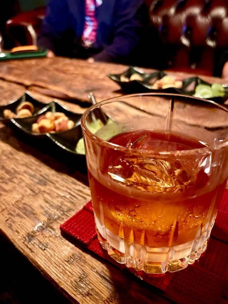 BAR トナリ