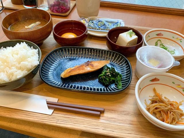 定食屋 宮本むなし 地下鉄東三国駅前店 - サブ画像1