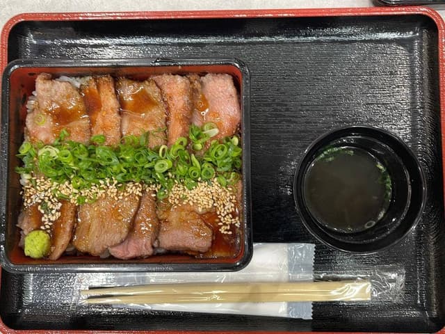 米の上で肉おどる 旨い米と焼肉重 ミツボシ ららぽーと福岡店 - サブ画像2