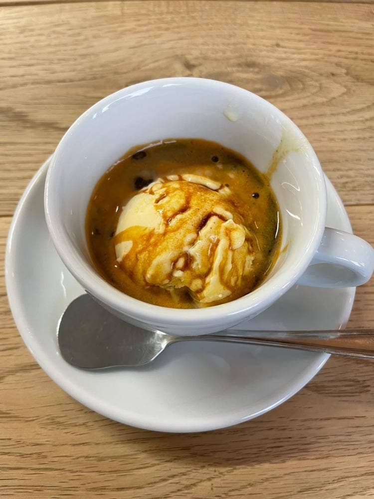 CAFE 水とコーヒー