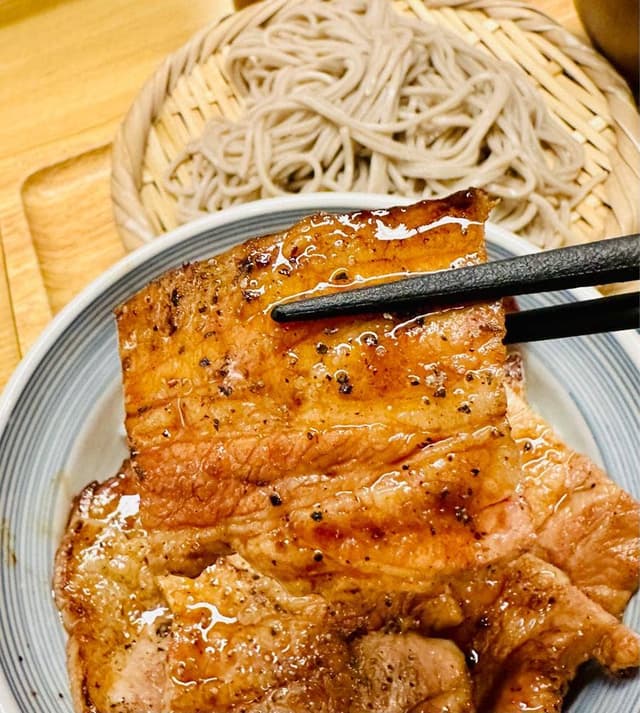 豚丼とそば 十勝晴れ 函館万代店 - サブ画像1