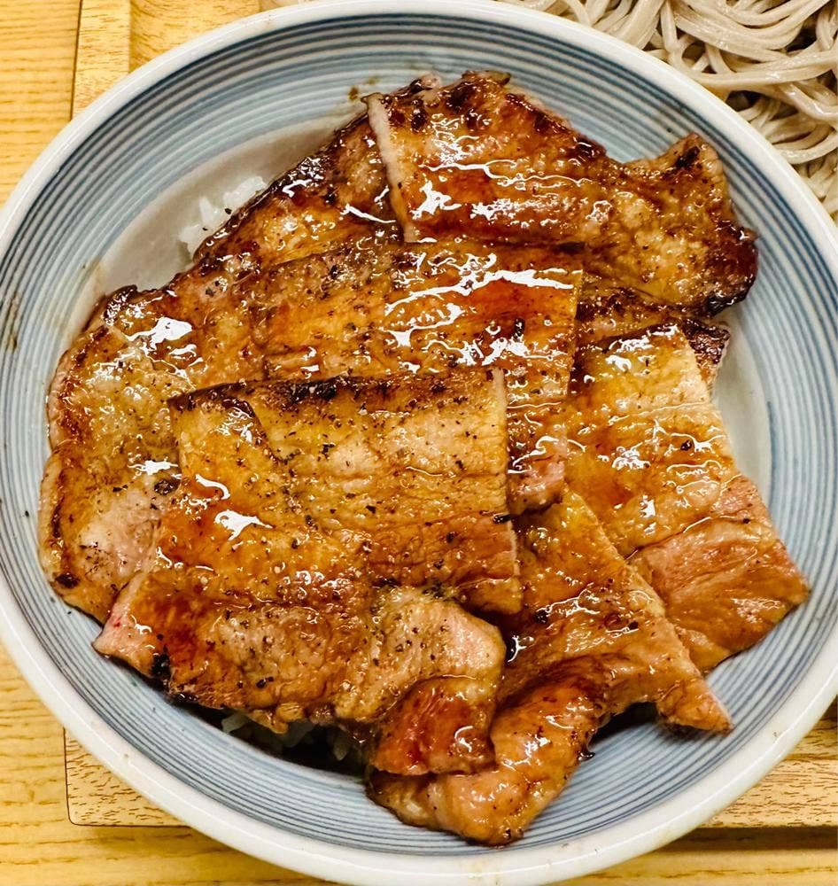 豚丼とそば 十勝晴れ 函館万代店