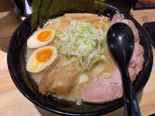 背油とんこつらーめん 雷門 - サブ画像1